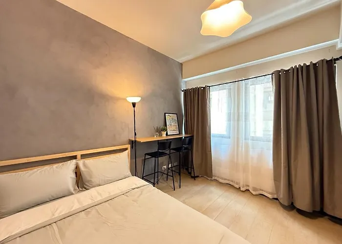 Cozy In Salcedo Village Makati