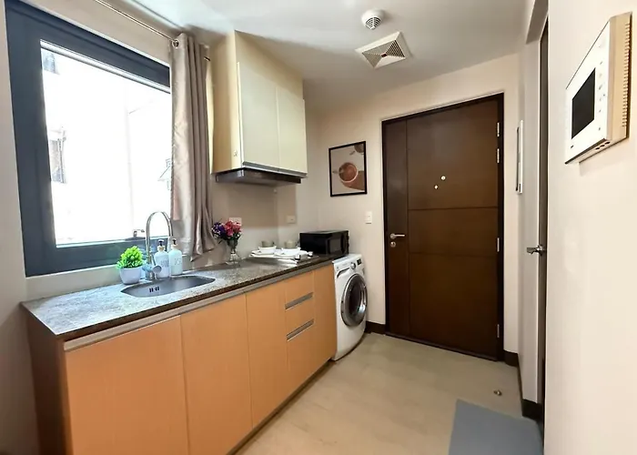 Cozy In Salcedo Village Makati Apartment *